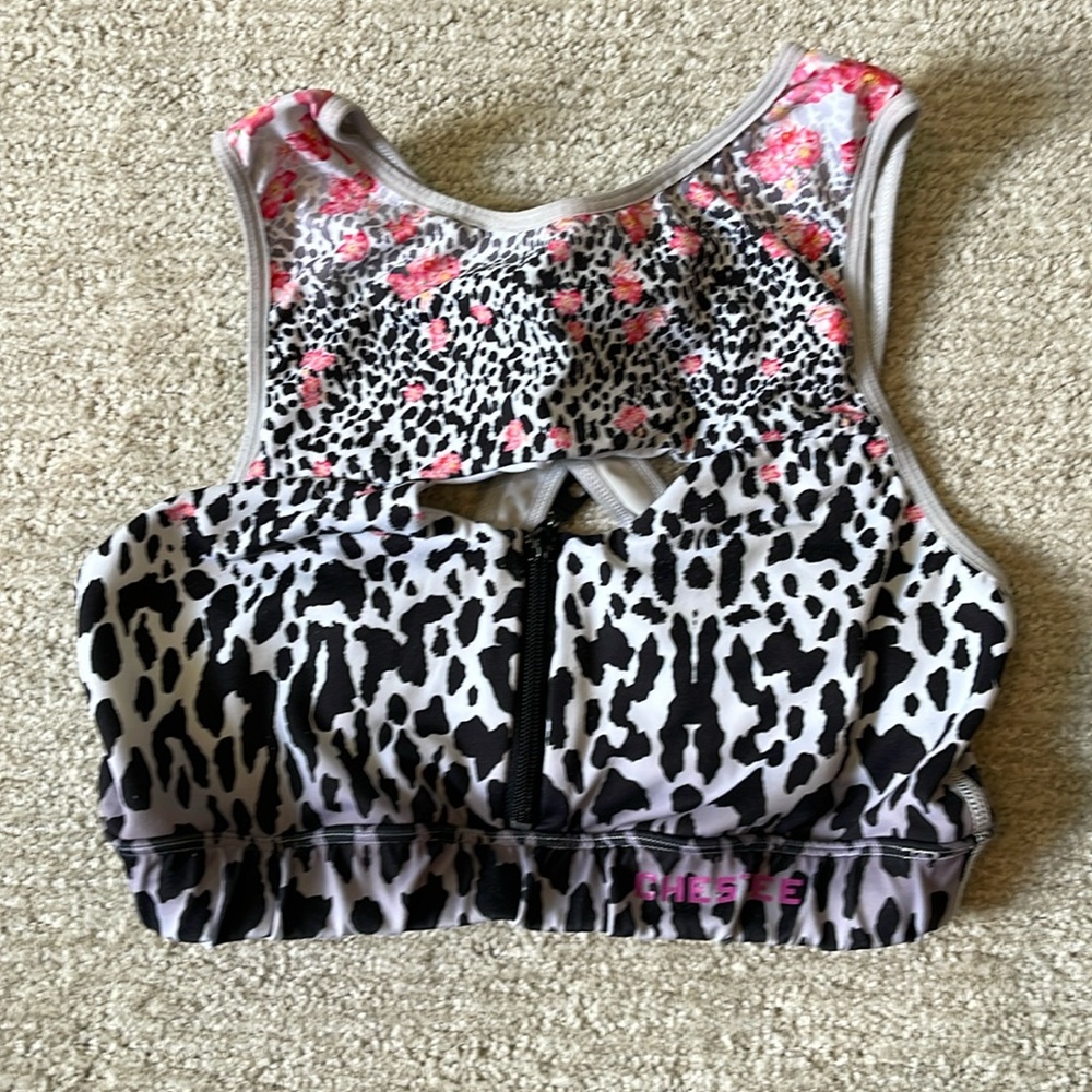 Chestee sports bra